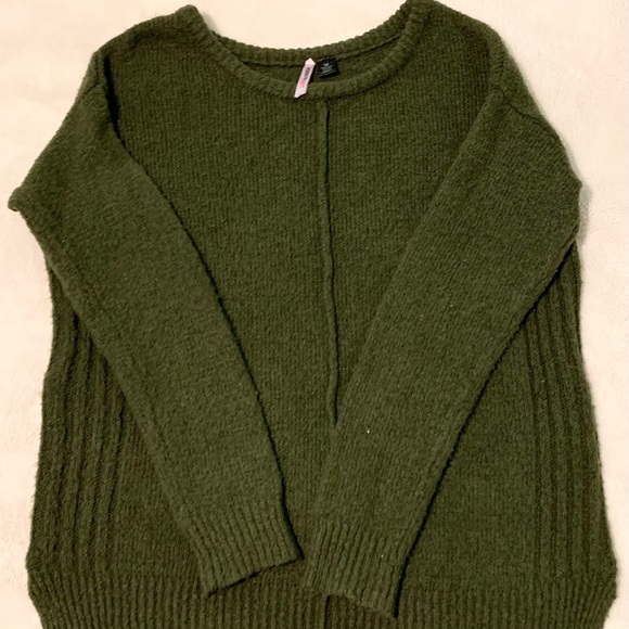 Green Lovebydesign sweater - Picture 2 of 6
